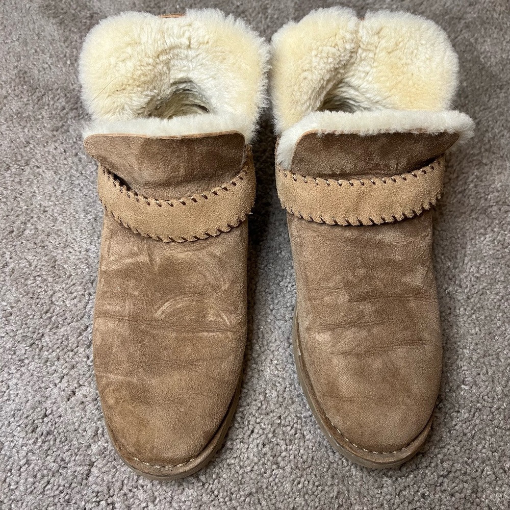 UGG McKay Chestnut Ankle Bootie with Strap Womens 10